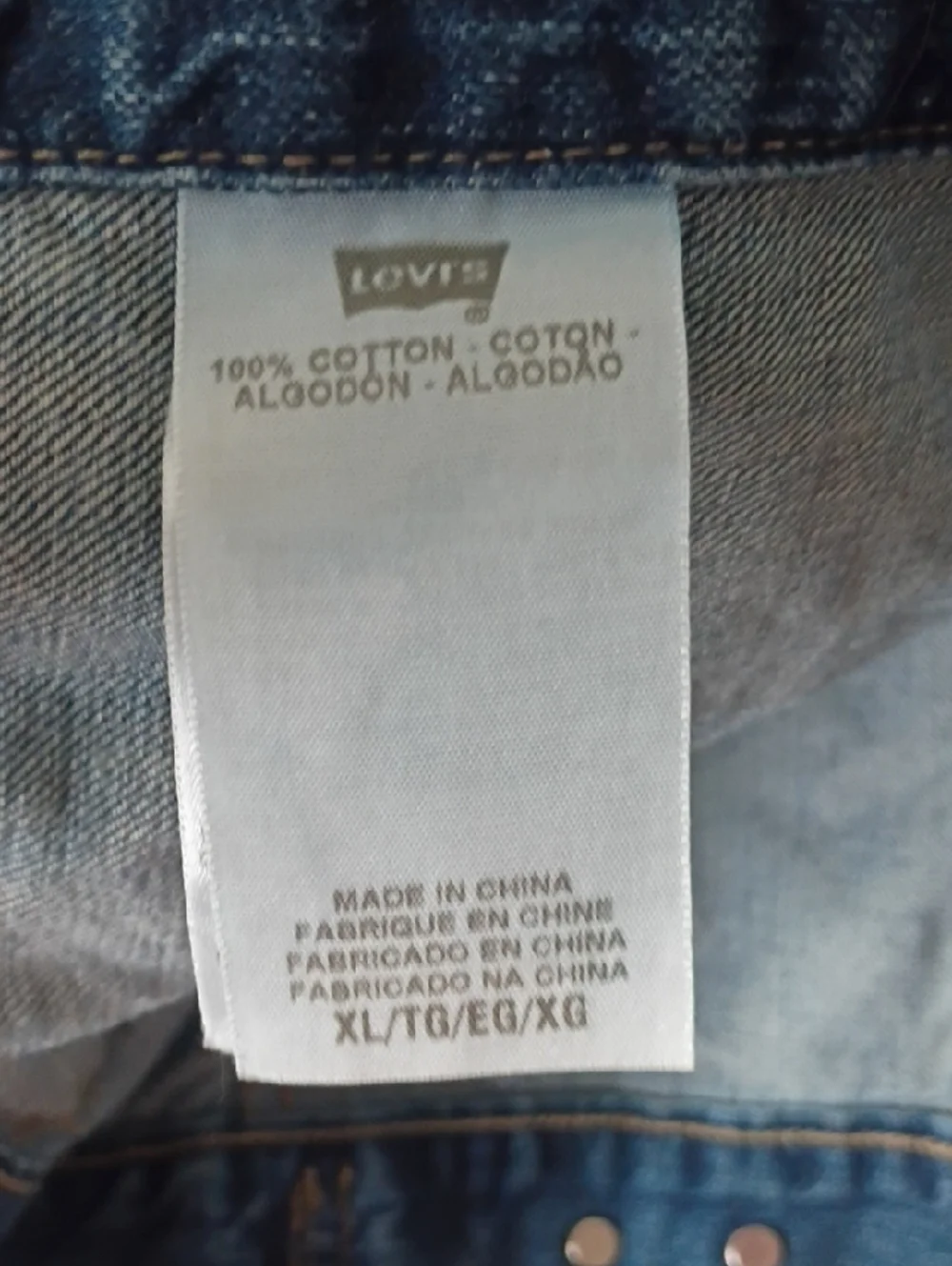 Vintage Levi's Men's Light Blue Denim Trucker Jacket 70589 - Picture 6 of 11